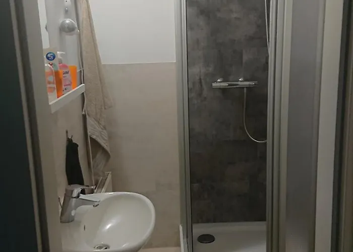 Гостевой дом Dreibettzimmer Mit Gemeinschaftskueche Und Je 2 Dusch- Und 2 Toilettenzimmern