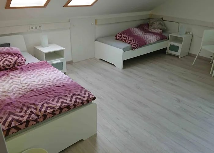 Dreibettzimmer Mit Gemeinschaftskueche Und Je 2 Dusch- Und 2 Toilettenzimmern Гостевой дом *